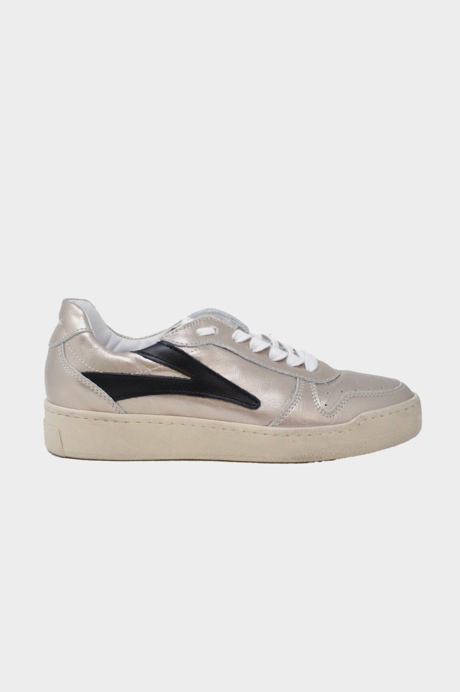 Womenm Aspiga Trainers | Leather Low Top Trainers