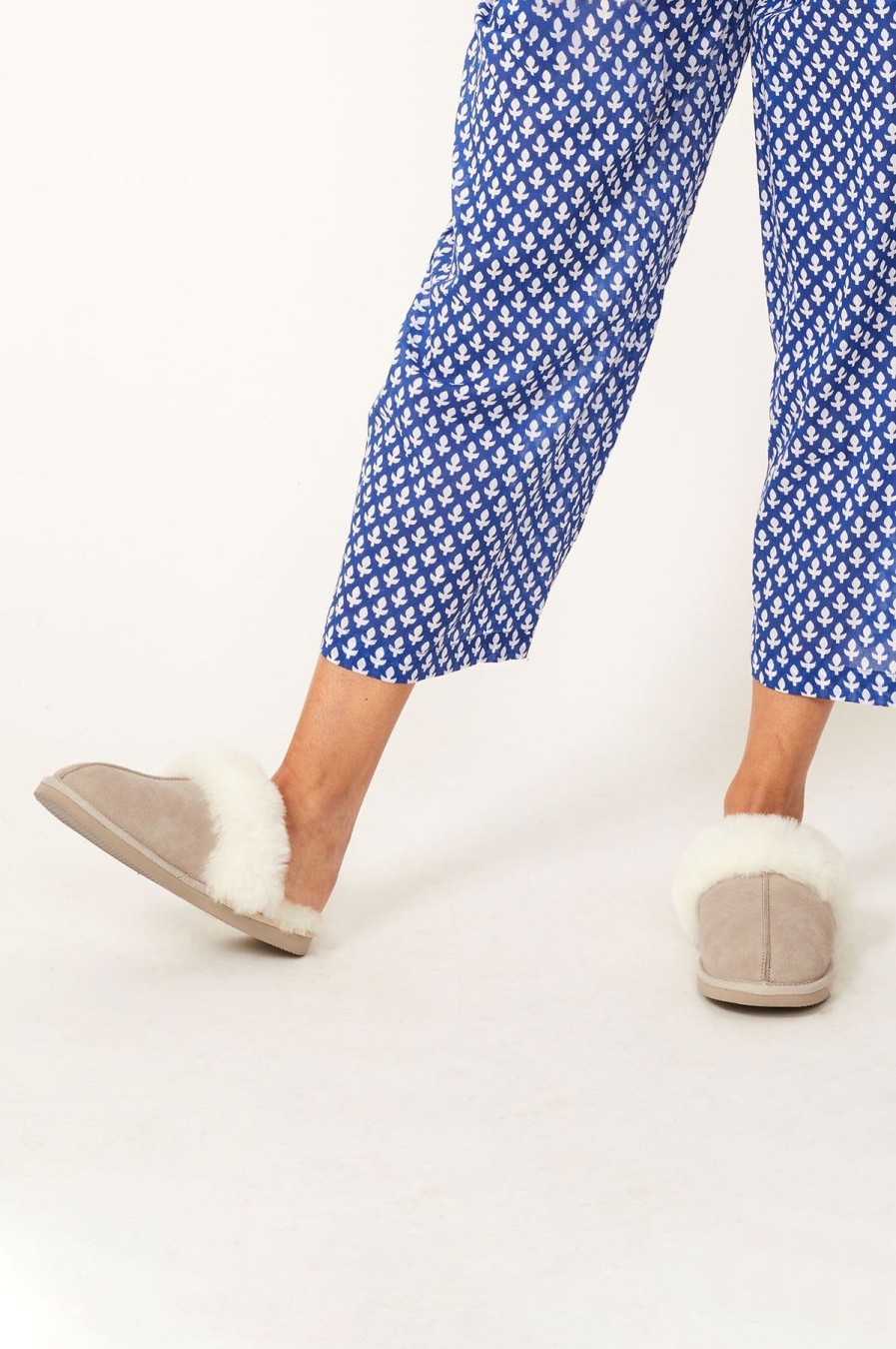 Womenm Aspiga Slippers | Lulu Sheepskin Scuffs