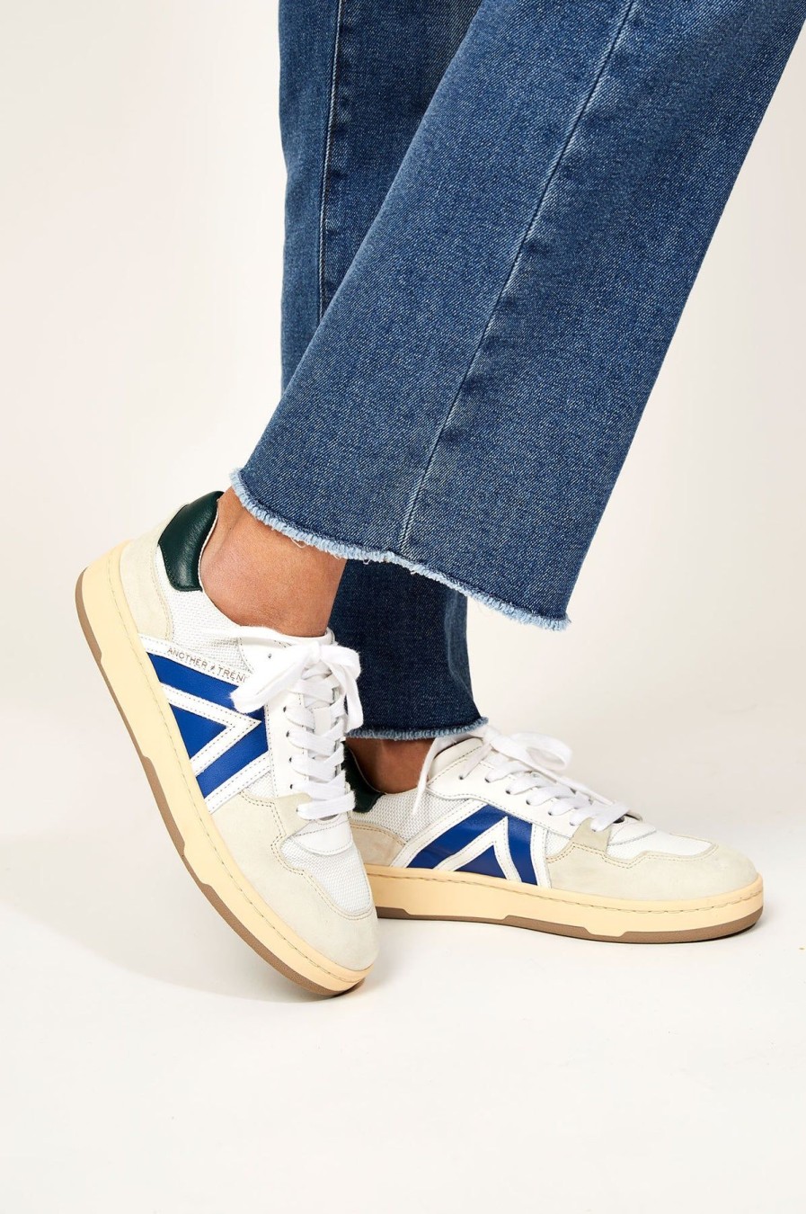 Womenm Aspiga Trainers | London Low Top Trainers